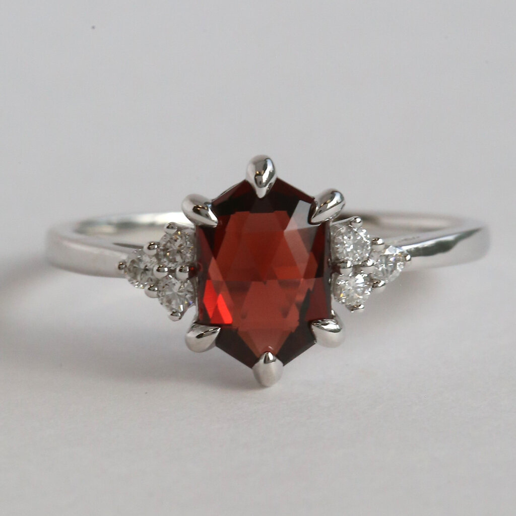 American Jewelry 14k White Gold 1.09ct Garnet .12ctw Diamond Accent hexagon Ring