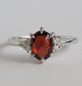 American Jewelry 14k White Gold 1.09ct Garnet .12ctw Diamond Accent hexagon Ring