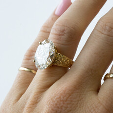 American Jewelry 14k Yellow Gold 7.01ct E/VVS2 Lab Grown Oval Filigree Solitaire Engagement Ring (Size 6.5)