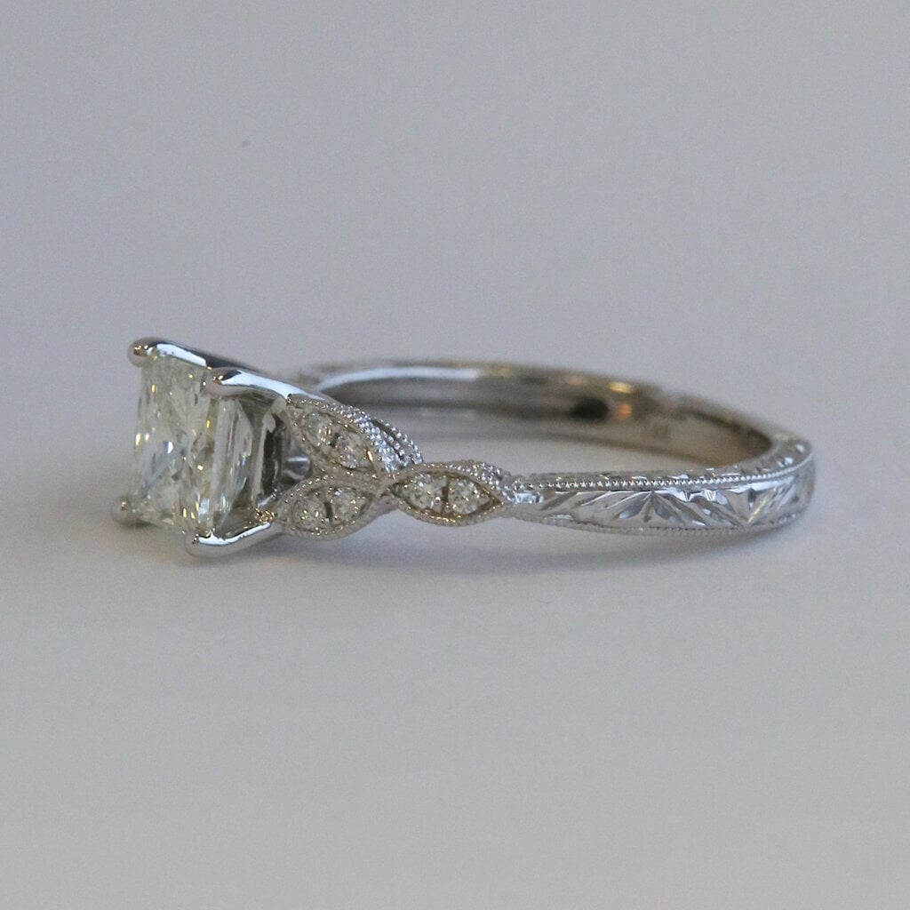 American Jewelry 14k White Gold 1.11ctw (1.01 J/IF Ctr) Princess Cut Diamond Milgrain Leaf Accent Engagement Ring