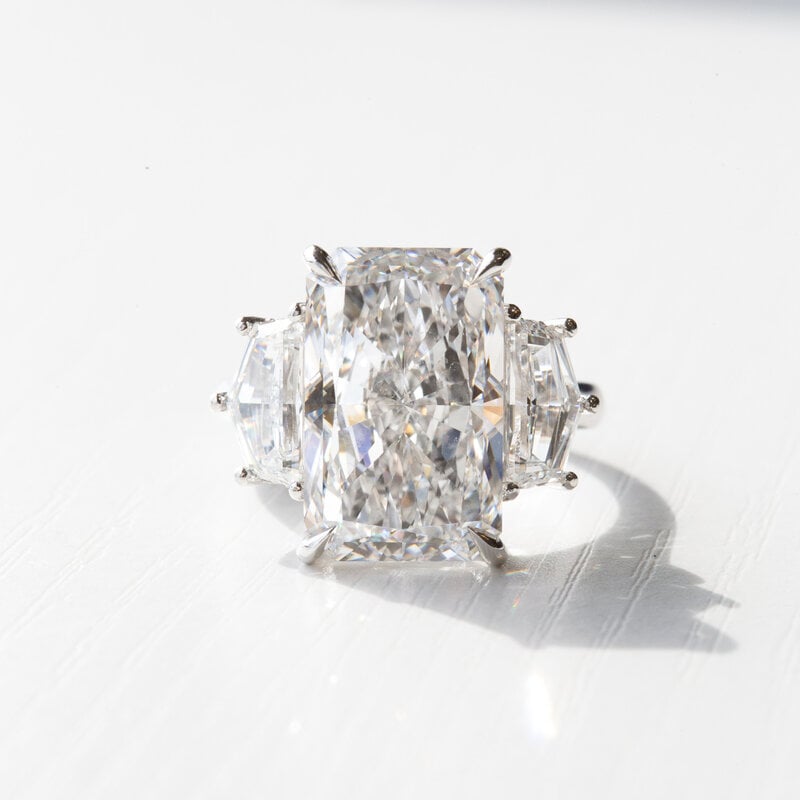 American Jewelry Platinum 11.12ctw F/VS1 IGI 3-Stone Radiant and Cadillac Hidden Halo Engagement Ring (Size 6)