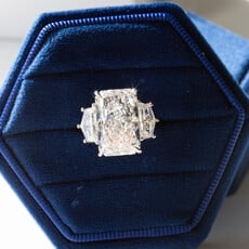 American Jewelry Platinum 11.12ctw F/VS1 IGI 3-Stone Radiant and Cadillac Hidden Halo Engagement Ring (Size 6)