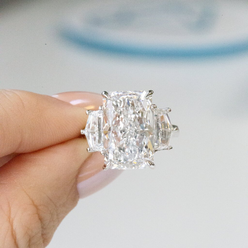 American Jewelry Platinum 11.12ctw F/VS1 IGI 3-Stone Radiant and Cadillac Hidden Halo Engagement Ring (Size 6)