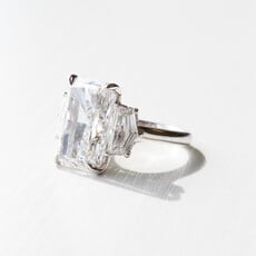 American Jewelry Platinum 11.12ctw F/VS1 IGI 3-Stone Radiant and Cadillac Hidden Halo Engagement Ring (Size 6)