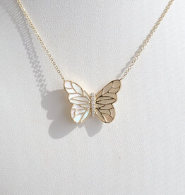 American Jewelry 14k Yellow Gold 1.57ct Mother of Pearl .05ctw Diamond Accent Butterfly Necklace