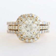American Jewelry ESTATE 14K Yellow Gold 3ctw (1.5 I-J/VS2 Ctr) Round Diamond Cushion Halo Engagement Ring and Wedding Band Set
