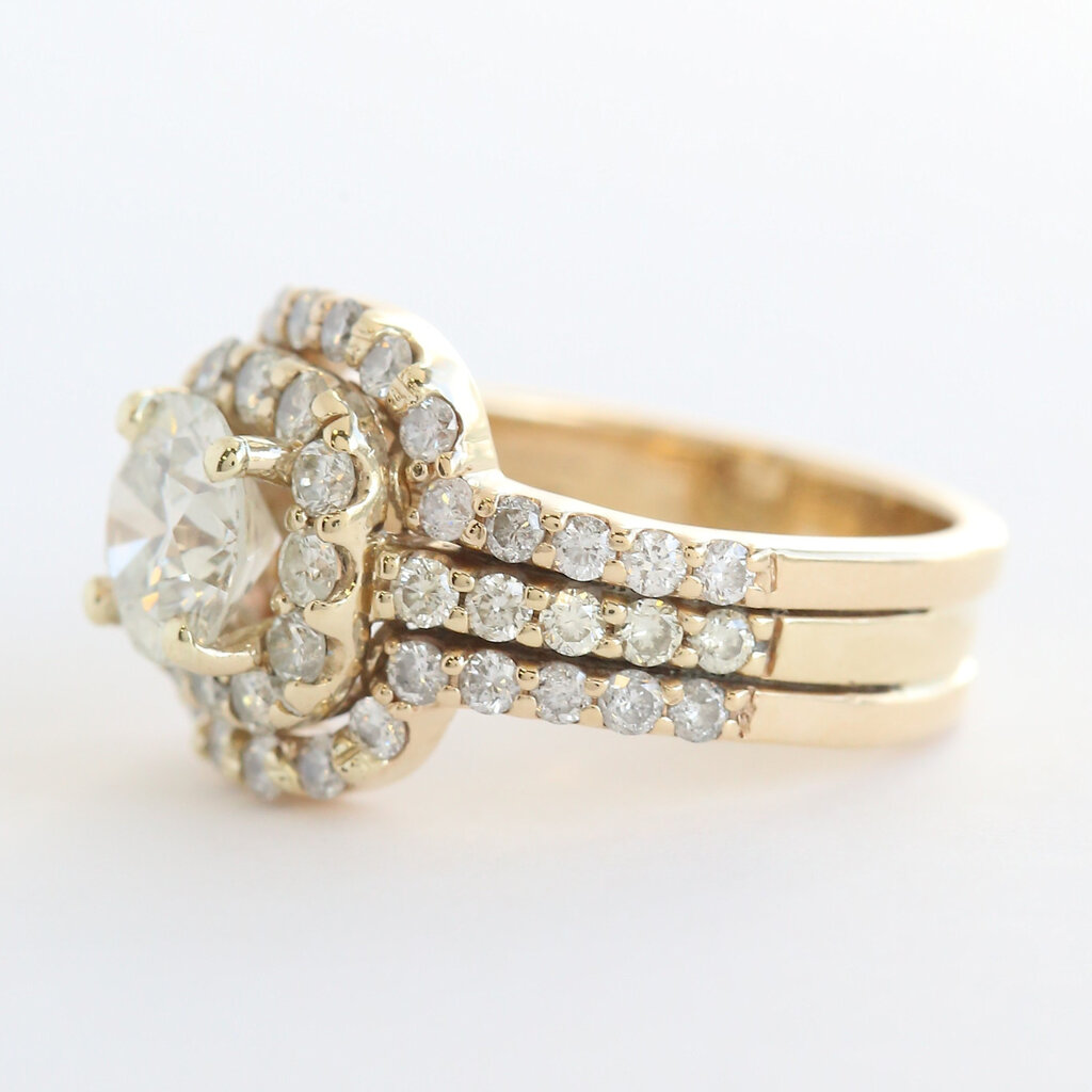 American Jewelry ESTATE 14K Yellow Gold 3ctw (1.5 I-J/VS2 Ctr) Round Diamond Cushion Halo Engagement Ring and Wedding Band Set