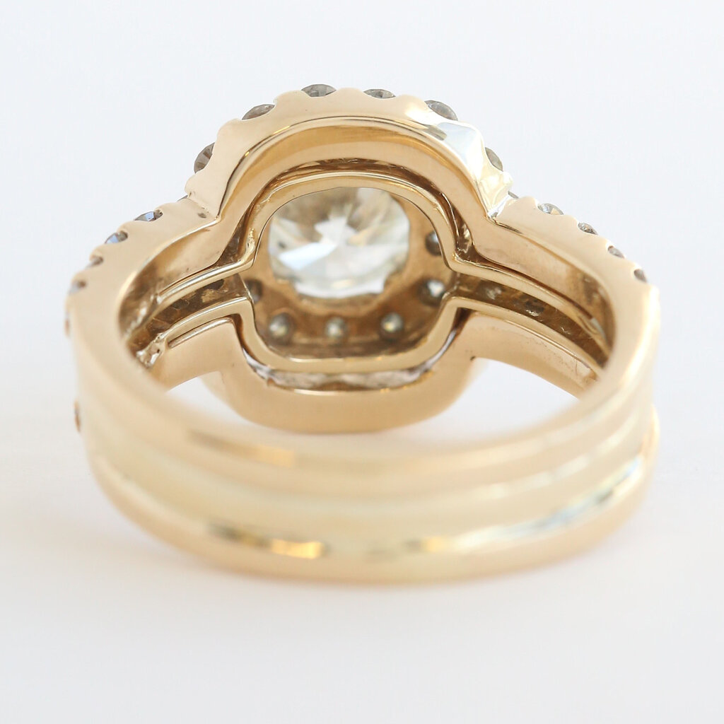 American Jewelry ESTATE 14K Yellow Gold 3ctw (1.5 I-J/VS2 Ctr) Round Diamond Cushion Halo Engagement Ring and Wedding Band Set
