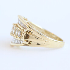 American Jewelry ESTATE 14k Yellow Gold .75ctw Diamond Marquise & Baguette Band Ring