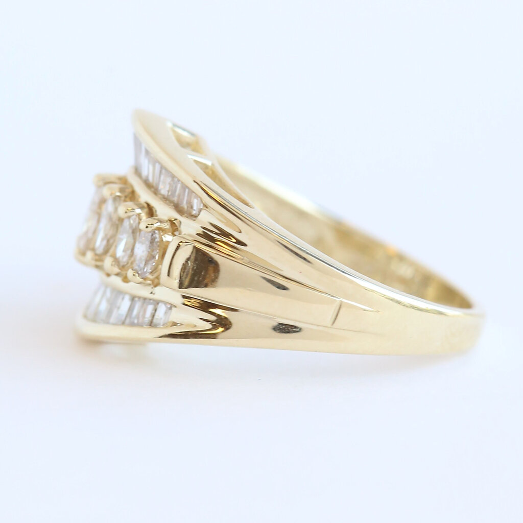 American Jewelry ESTATE 14k Yellow Gold .75ctw Diamond Marquise & Baguette Band Ring