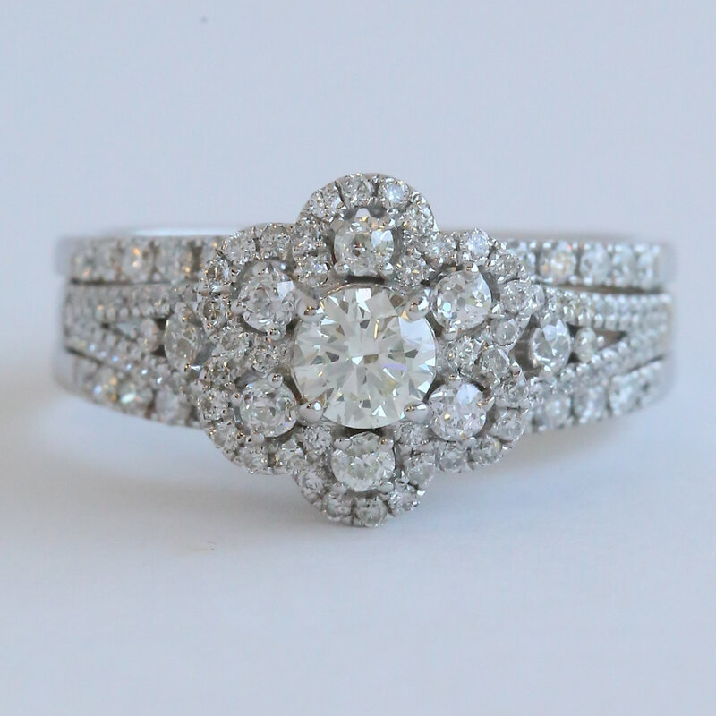 American Jewelry ESTATE 14k Approx. 1.50ctw Diamond Flower Halo Wedding Band Engagement Ring Set