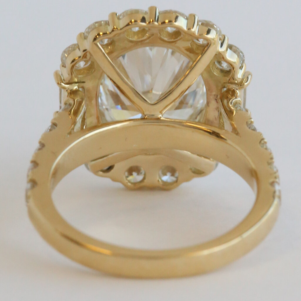 American Jewelry 18k Yellow Gold 7.97ctw (5.51 IGI G/VS2 Ctr) Lab Grown Oval Diamond Round & Baguette Halo Engagement Ring