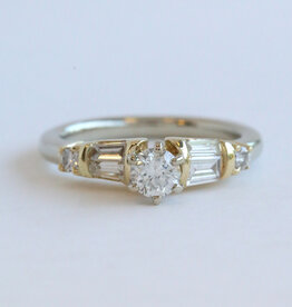 American Jewelry ESTATE 10kw/14ky Approx. .60ctw (.35 H/I1 Ctr) Round & Baguette Diamond Accented Solitaire Engagement Ring