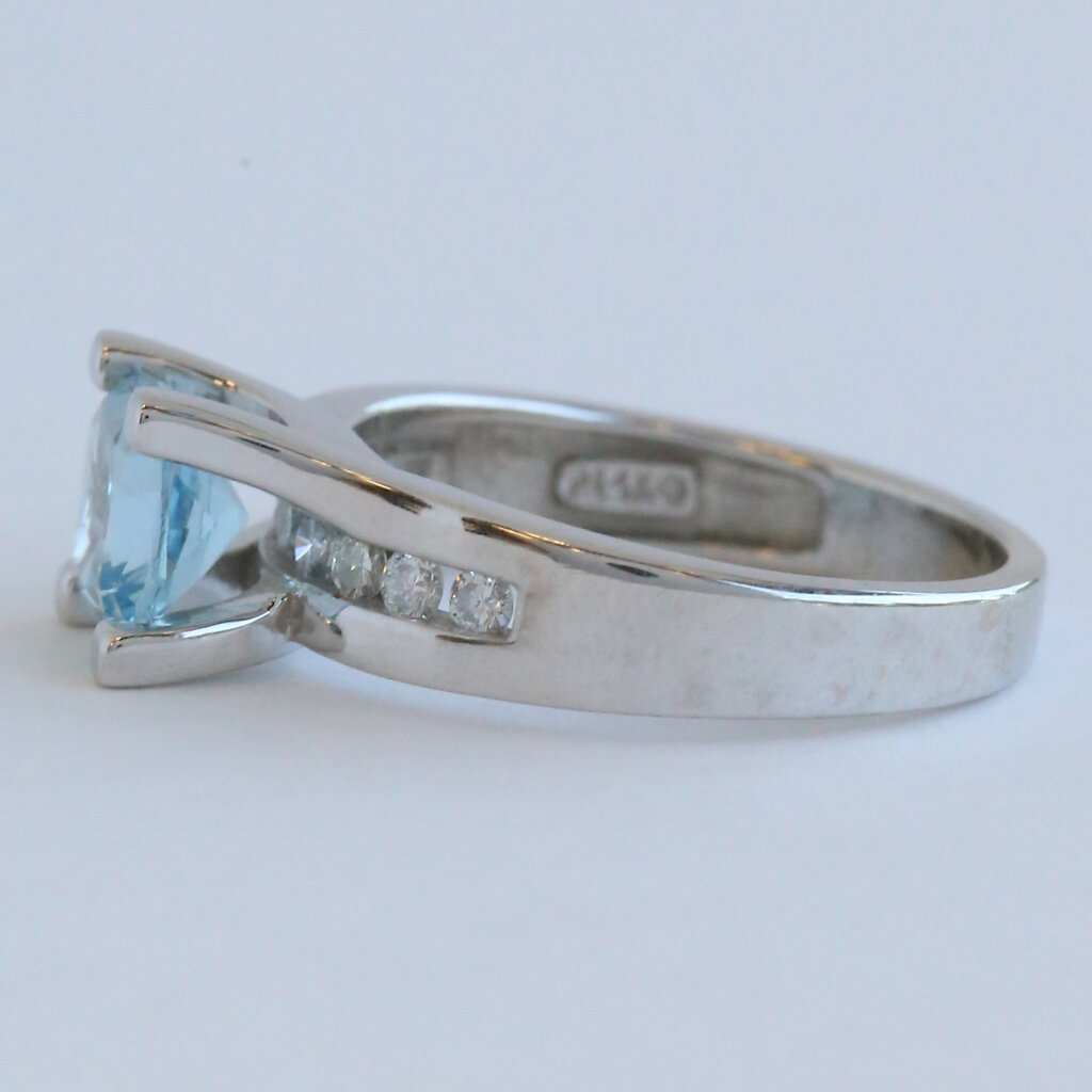 American Jewelry ESTATE 14k White Gold .25ctw Diamond 1.5ct Aquamarine Channel Set Ring