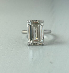 14k White Gold 9.10ct G/VS IGI Emerald Lab Grown Cathedral Solitaire Engagement Ring