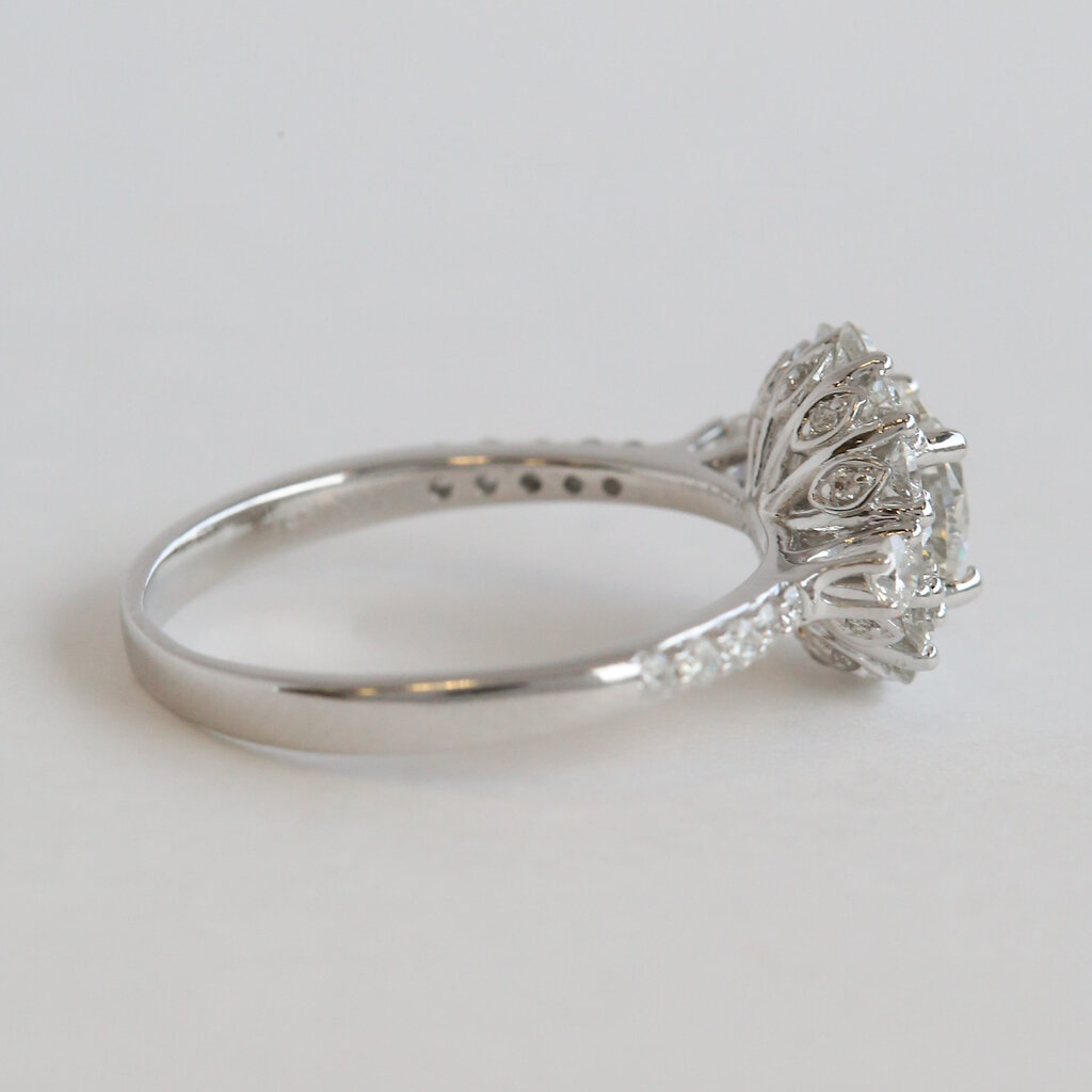 American Jewelry 14k White Gold 1.33ctw (1.01 G/VS2 GIA Ctr) Round Halo Diamond Engagement Ring