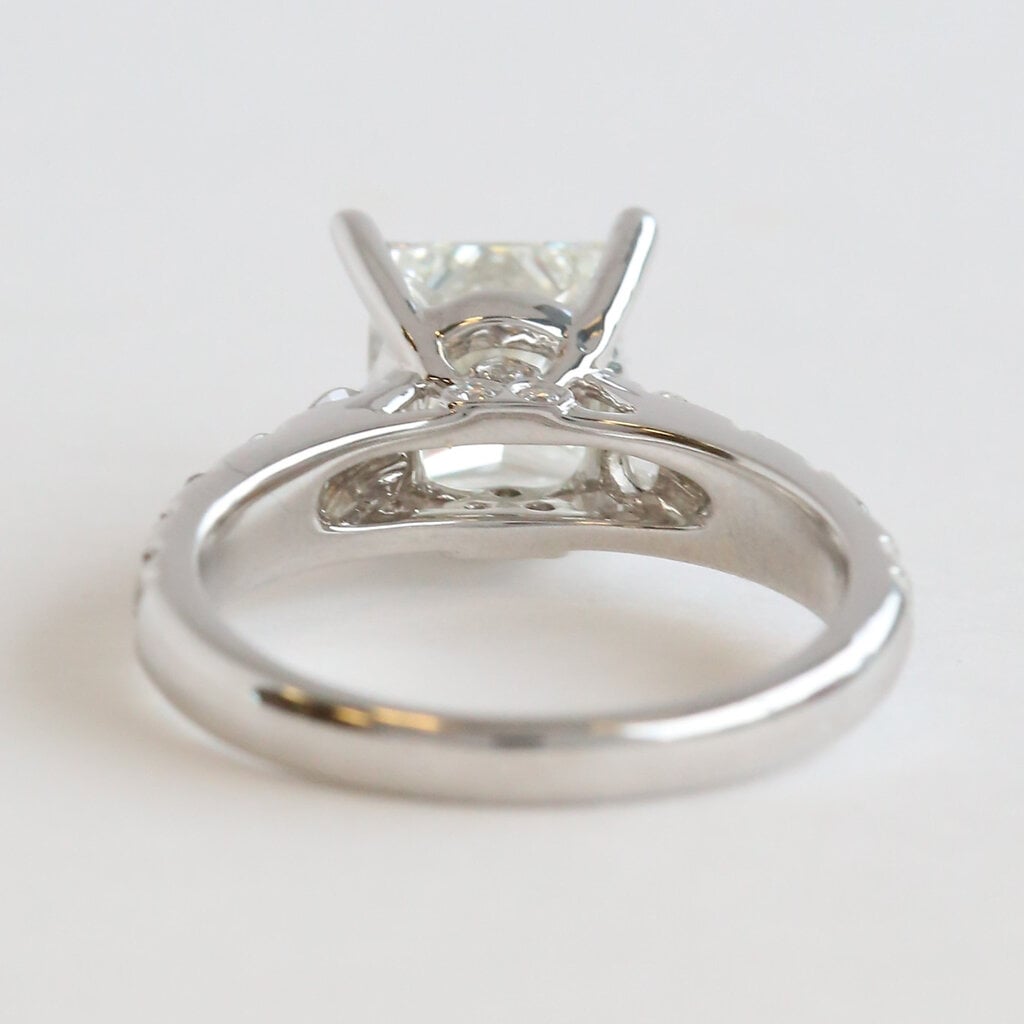 American Jewelry 18k White Gold 3.03ctw (2.09 J/VS1 GIA Ctr) Princess Cut Diamond Accented Solitaire Engagement Ring