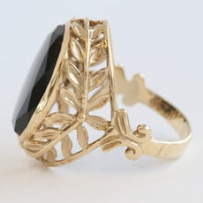 American Jewelry ESTATE 10k Yellow Gold Black Onyx Vine Openwork Design Ring