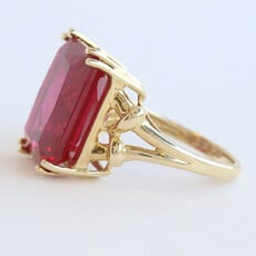 American Jewelry ESTATE 14k Yellow Gold Emerald Cut Simulated Ruby Ring