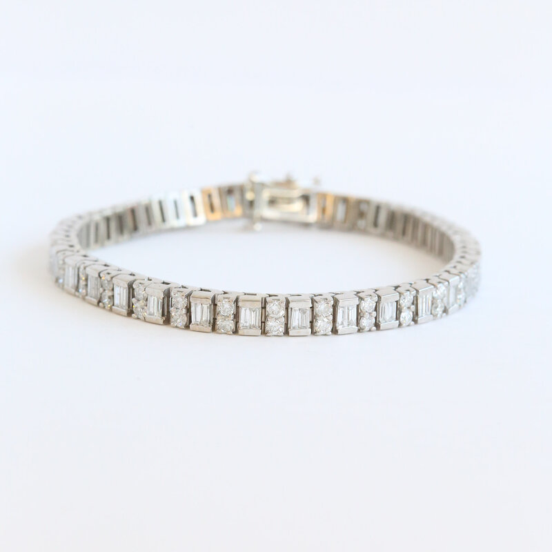 American Jewelry ESTATE 14k White Gold Approx. 6ctw Diamond Baguette & Round Tennis Bracelet (7.25")