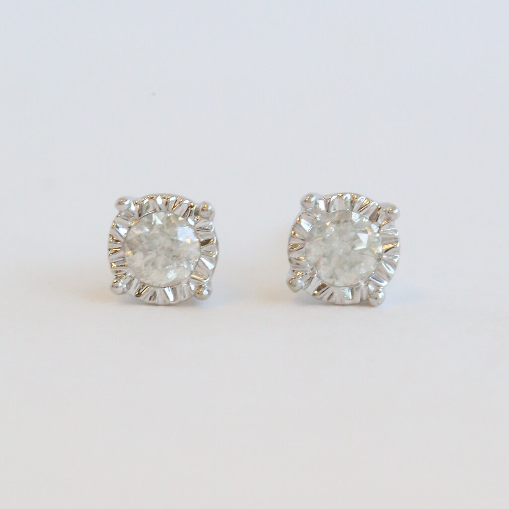 American Jewelry ESTATE 10k White Gold Approx .20ctw Diamond Illusion Set Stud Earrings