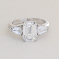 American Jewelry 14k White Gold Approx. 4ctw Lab Grown Diamond (3.01 IGI E/VS1 Ctr) Three Stone Engagement Ring