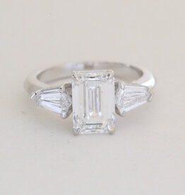 American Jewelry 14k White Gold Approx. 4ctw Lab Grown Diamond (3.01 IGI E/VS1 Ctr) Three Stone Engagement Ring