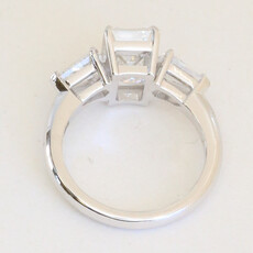 American Jewelry 14k White Gold Approx. 4ctw Lab Grown Diamond (3.01 IGI E/VS1 Ctr) Three Stone Engagement Ring