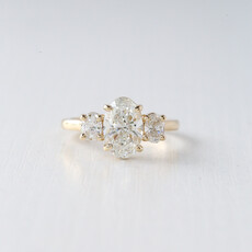American Jewelry 14k Yellow Gold 2.53ctw (2.03 G/VS1 Center) Oval Lab Grown Diamond Three-Stone Engagement Ring (6.5)