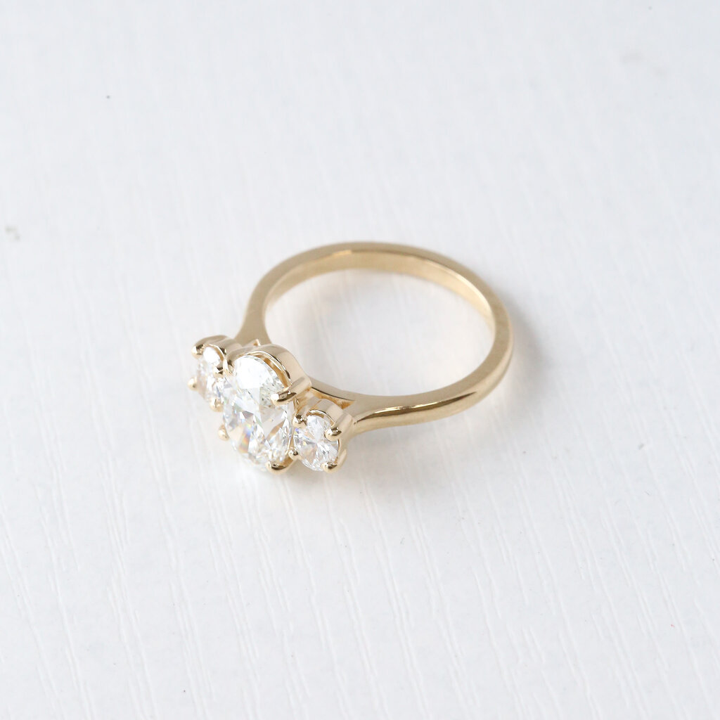 American Jewelry 14k Yellow Gold 2.53ctw (2.03 G/VS1 Center) Oval Lab Grown Diamond Three-Stone Engagement Ring (6.5)
