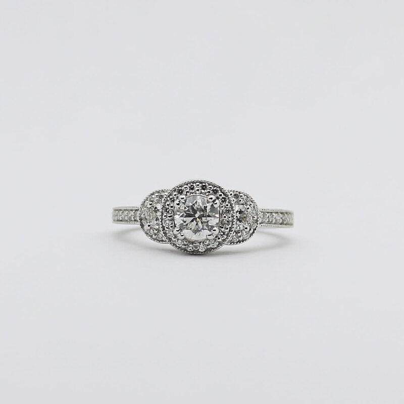 American Jewelry 14k White Gold .51ct-Ctr .89ctw Round Brilliant Diamond Halo Engagement Ring (Size 6)