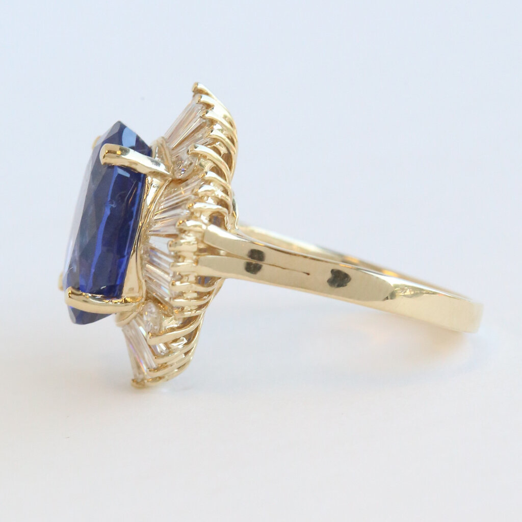 American Jewelry ESTATE 14k Yellow Gold 5ctw Oval Sapphire 2ctw Diamond Baguette Halo Ring
