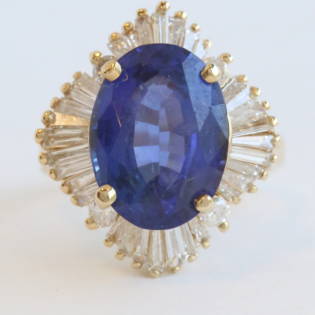 American Jewelry ESTATE 14k Yellow Gold 5ctw Oval Sapphire 2ctw Diamond Baguette Halo Ring
