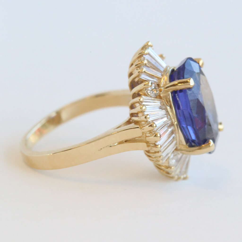 American Jewelry ESTATE 14k Yellow Gold 5ctw Oval Sapphire 2ctw Diamond Baguette Halo Ring