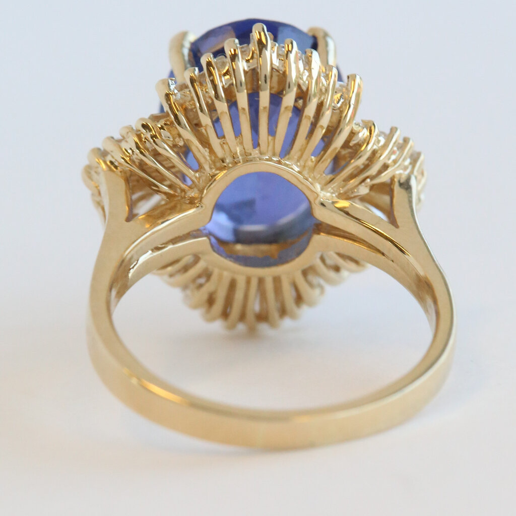 American Jewelry ESTATE 14k Yellow Gold 5ctw Oval Sapphire 2ctw Diamond Baguette Halo Ring