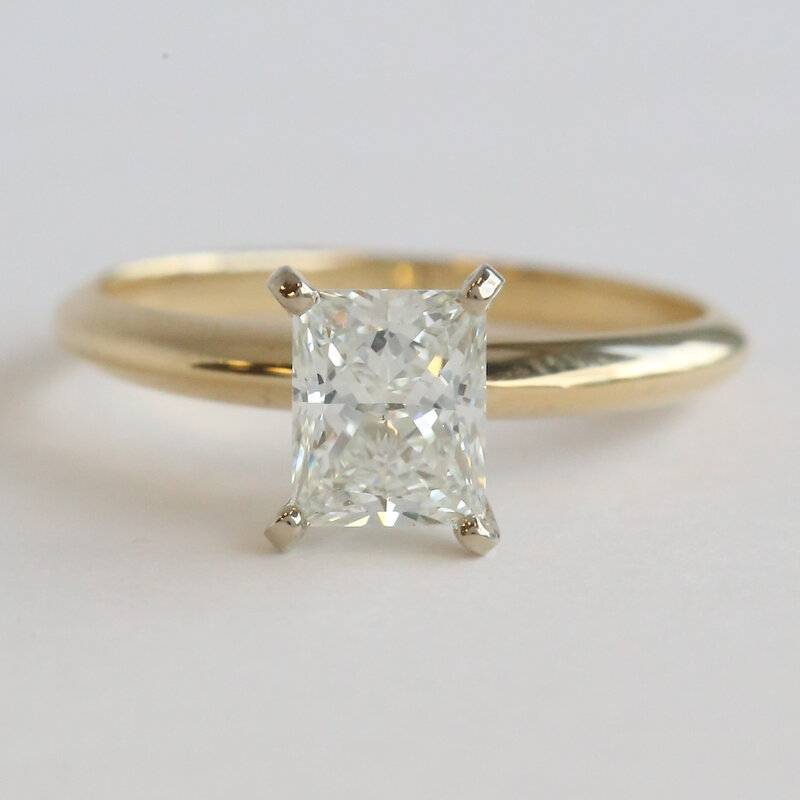 American Jewelry ESTATE 14k Yellow Gold 1.05ct H/I1 Elongated Princess Cut Diamond Solitaire Engagement Ring