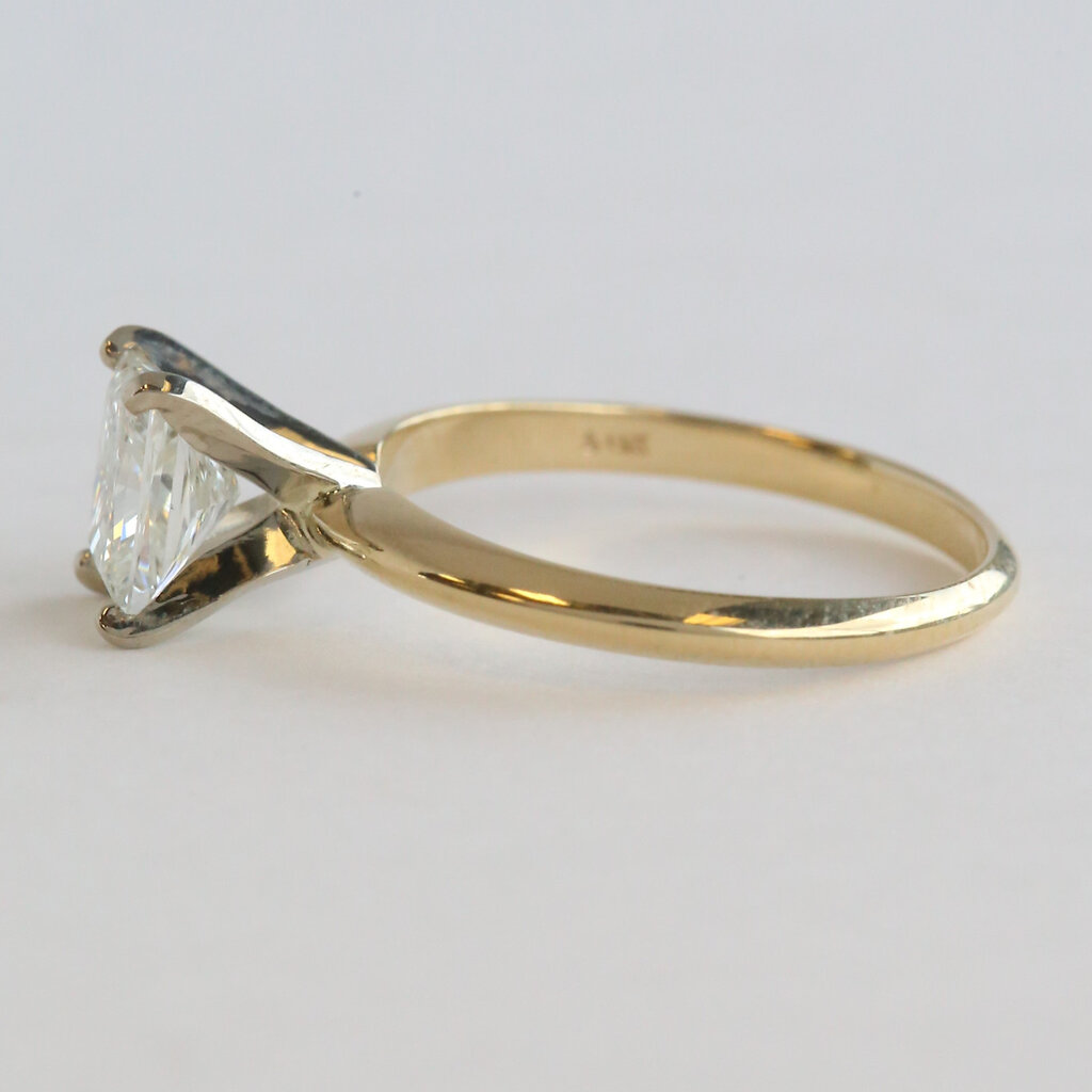 American Jewelry ESTATE 14k Yellow Gold 1.05ct H/I1 Elongated Princess Cut Diamond Solitaire Engagement Ring