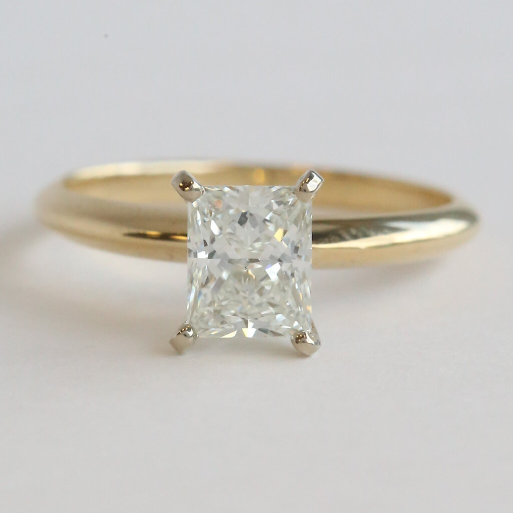 American Jewelry ESTATE 14k Yellow Gold 1.05ct H/I1 Elongated Princess Cut Diamond Solitaire Engagement Ring