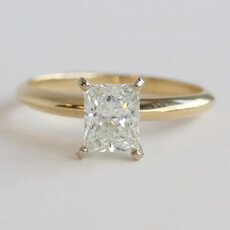 American Jewelry ESTATE 14k Yellow Gold 1.05ct H/I1 Elongated Princess Cut Diamond Solitaire Engagement Ring