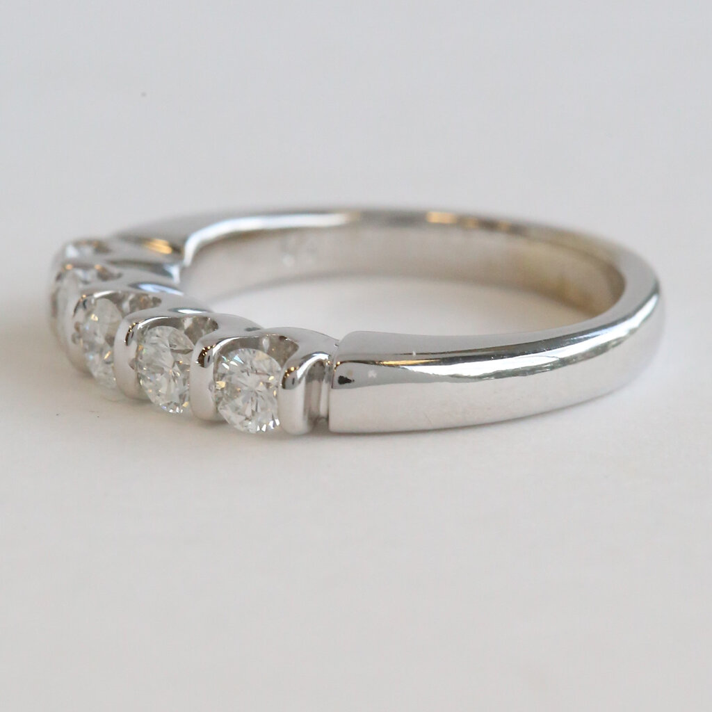 American Jewelry ESTATE 14k White Gold .50ctw Diamond 5 Stone Wedding Band
