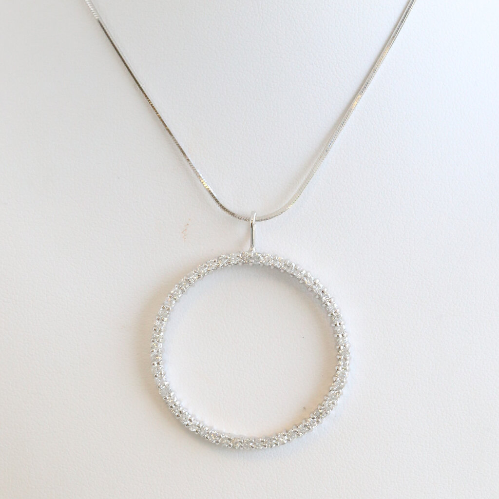 American Jewelry ESTATE 14k White Gold 1.5ctw Diamond Open Circle Necklace