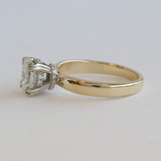 American Jewelry 14k Yellow Gold 1.10ctw (1.00 G/VS1 Ctr) Oval Diamond Hidden Halo Solitaire Engagement Ring