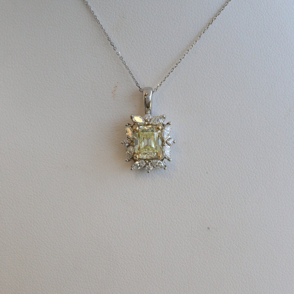 American Jewelry 14k White Gold 2.16ctw (1.51 Y-Z/VS2 GIA Ctr) Cushion Diamond Halo Necklace