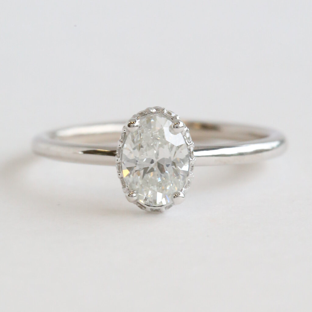 American Jewelry ESTATE 14k White Gold Approx .80ctw Oval Diamond Solitaire Hidden Halo Engagement Ring