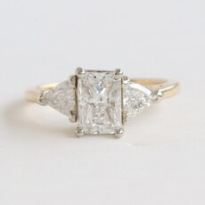 American Jewelry 14k Yellow Gold 1.75ctw (1.22 G/VS2 Ctr) GIA Radiant & Trillion Diamond 3 Stone Engagement Ring