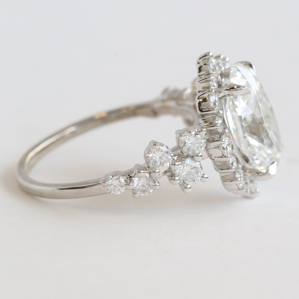American Jewelry 14k White Gold 4.10ctw (3.01 IGI E/VS1 Ctr) Lab Grown Diamond Oval Wavy Halo Engagement Ring