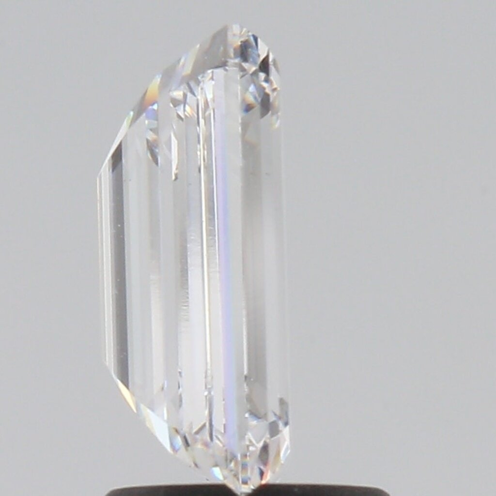 American Jewelry 2.05ct E/VS1 IGI Lab Grown Emerald Cut Loose Diamond