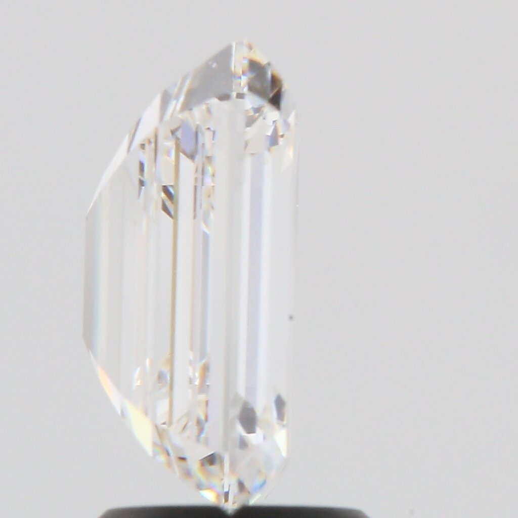 American Jewelry 3.10ct E/VS1 IGI Lab Grown Emerald Cut Loose Diamond