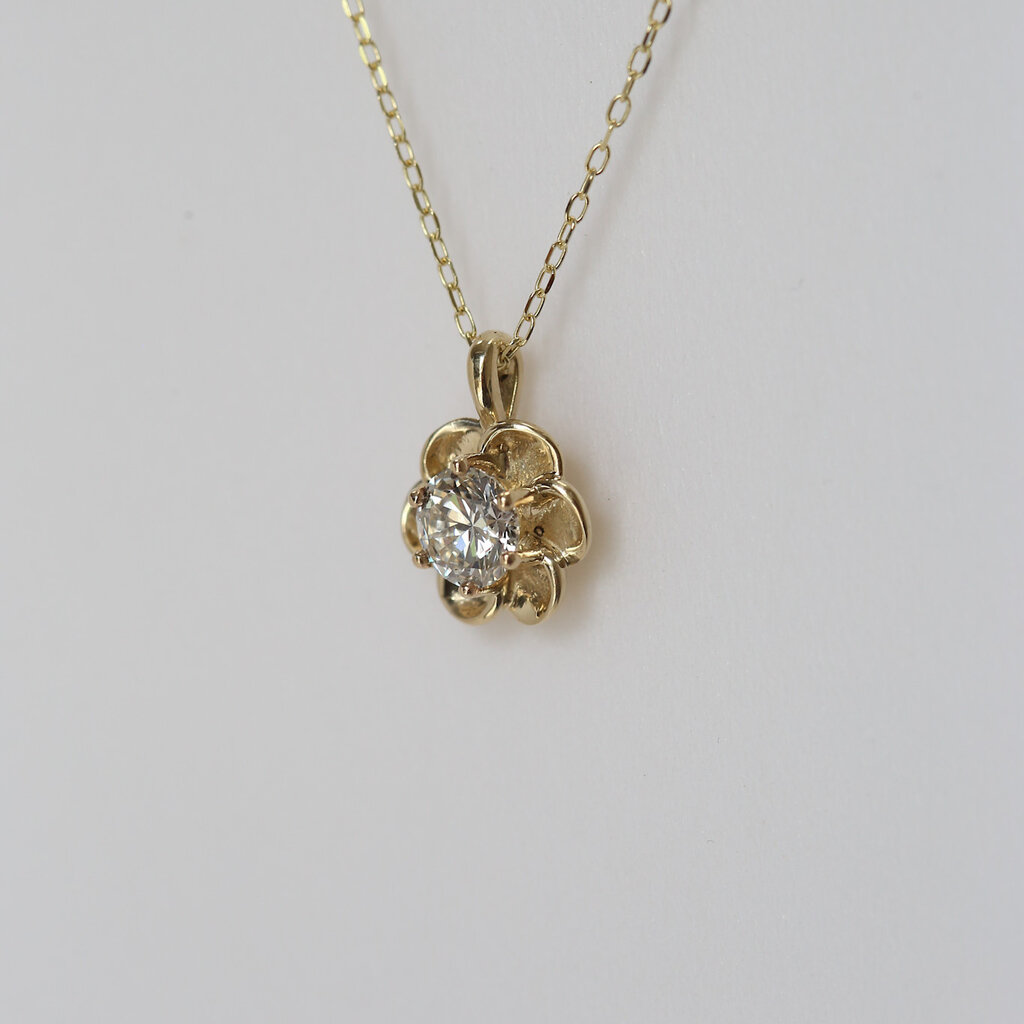 American Jewelry 14k Yellow Gold .71ct E/VS2 Round Brilliant Buttercup Flower Solitaire Pendant