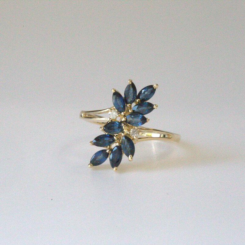 American Jewelry ESTATE 14k Yellow Gold 0.04ctw Diamond & 1.5ctw Sapphire Marquise Cluster Ring (Size 6.5)